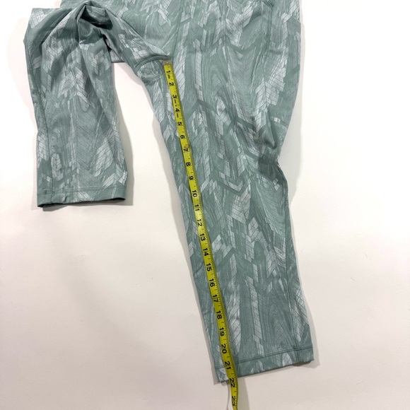 Lululemon Swift Speed High Rise Crop Leggings 21” Reverberate Chevron Jacquard - Picture 6 of 7